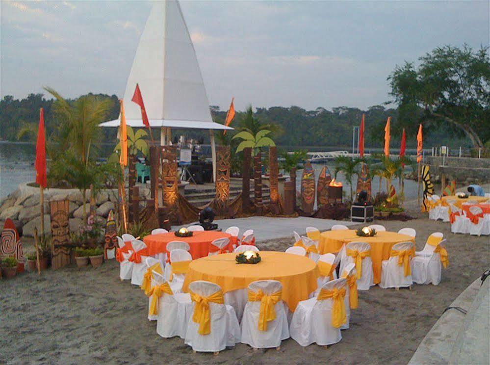 Camayan Beach Resort Hotel Subic Bay Exterior foto